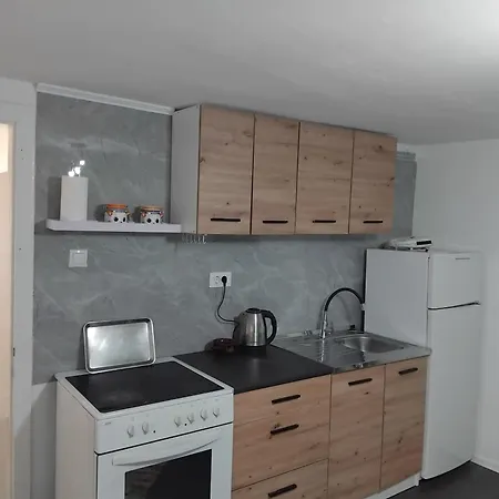 Apartment Apartmans Adi *